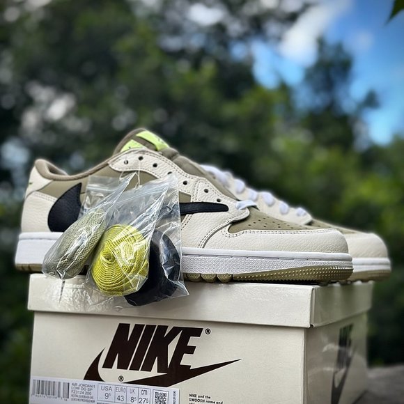 Jordan 1 Retro Low Golf Travis Scott Neutral Olive